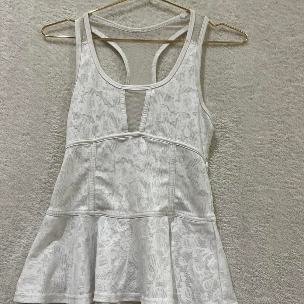 White floral lace workout tank top American eagle size small